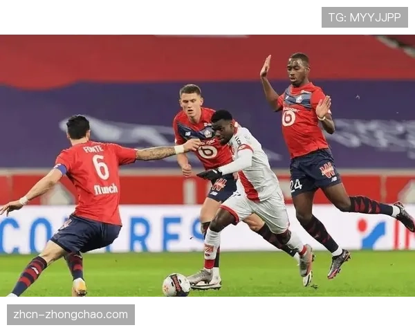 战术板分析：为何更多法甲球队在面对巴黎时选择深度防守而非对攻